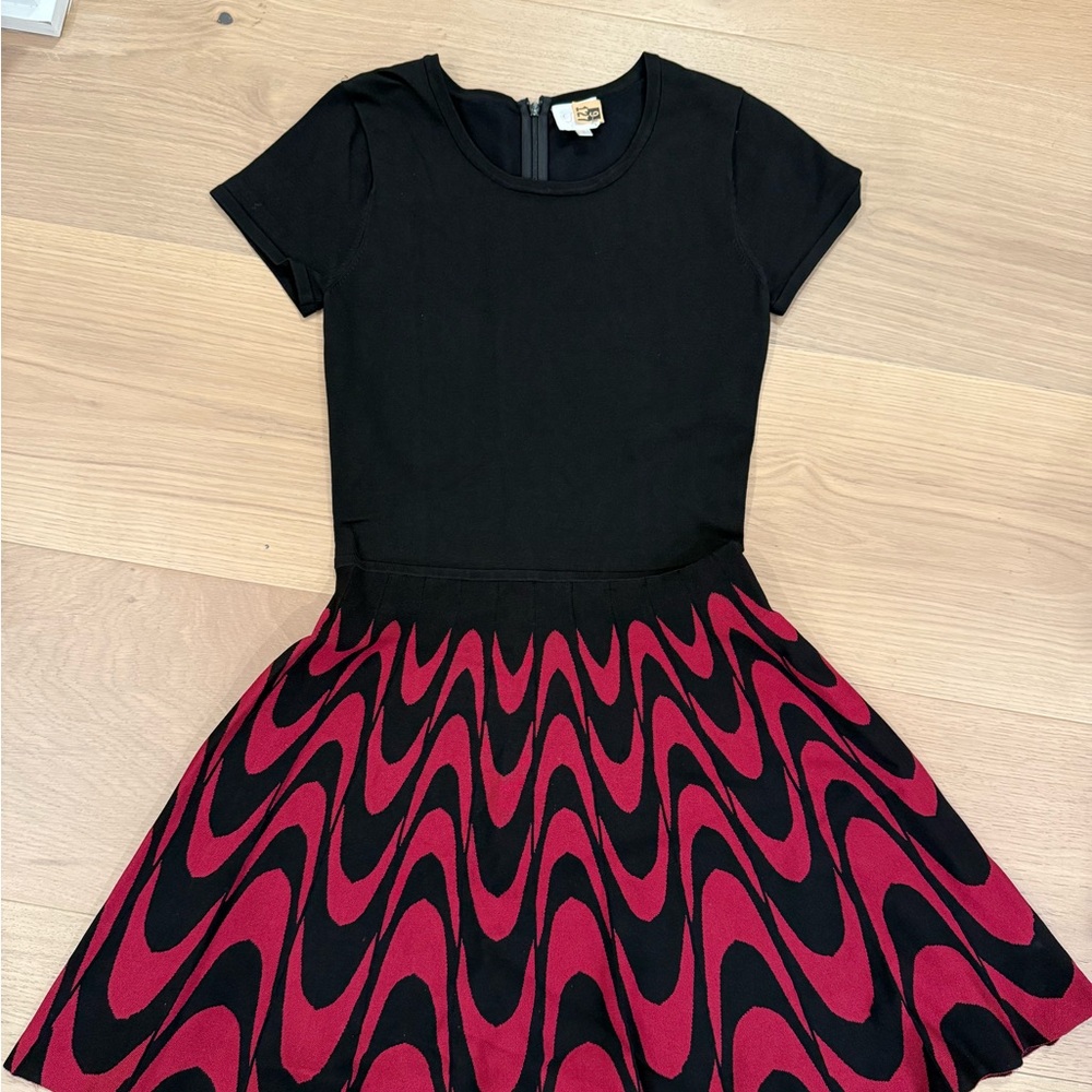 Stylish Black and Red Women’s Dress